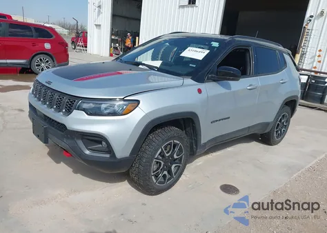2025 Jeep Compass Trailhawk 4X4 z USA, uszkodzony, nr VIN 3C4NJDDN7ST594866
